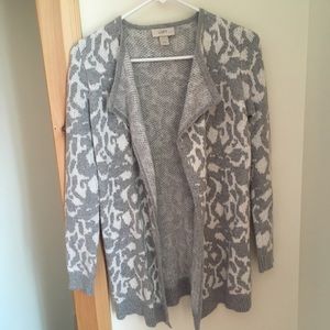 Loft Cardigan gray and white